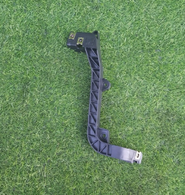 Крепления переднего бампера Mercedes-Benz ML W166 А 1666263631